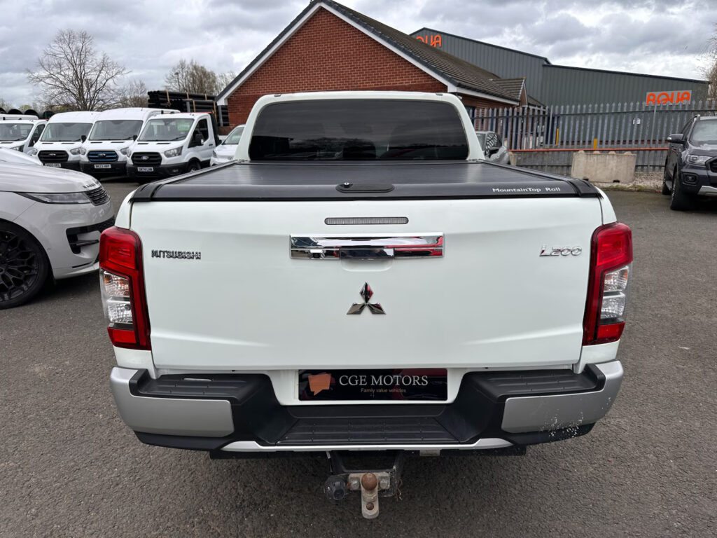 2021 Mitsubishi L200 2.2 DI-D DC Barbarian Pickup Double Cab 4dr Manual 4WD