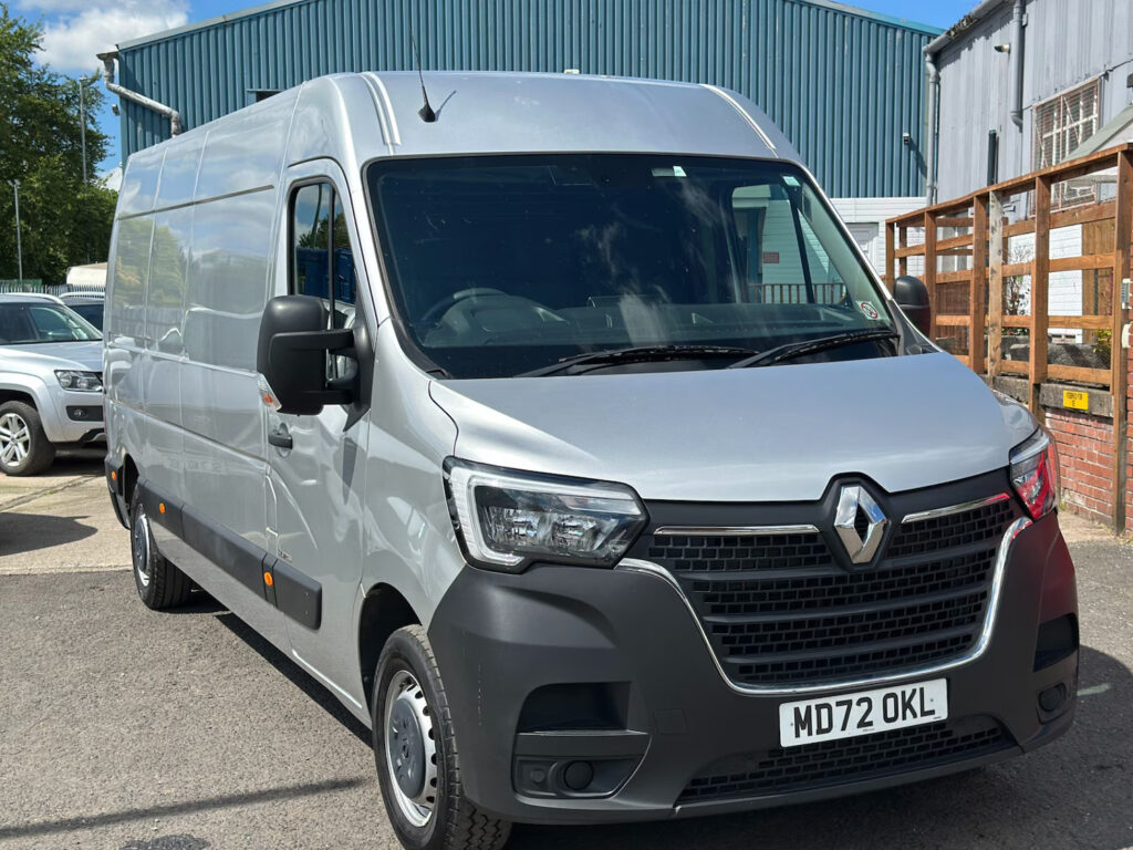 2022 72 Renault Master 2.3 dCi 35 Business Panel Van 4dr FWD LWB Medium Roof