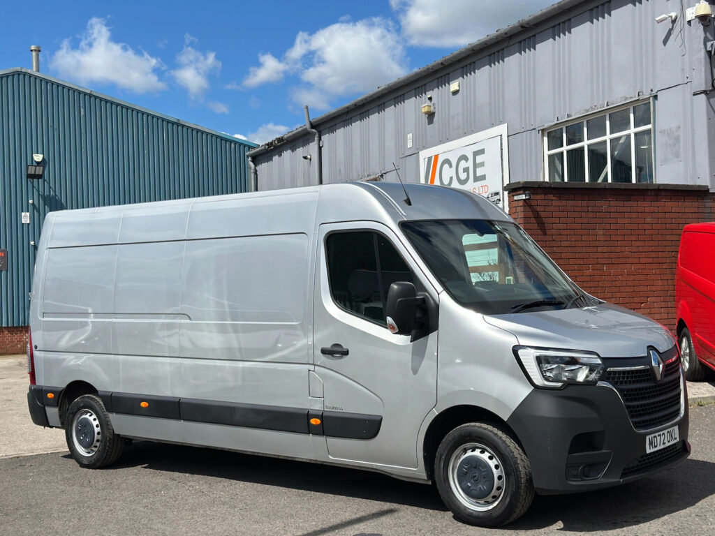 2022 72 Renault Master 2.3 dCi 35 Business Panel Van 4dr FWD LWB Medium Roof