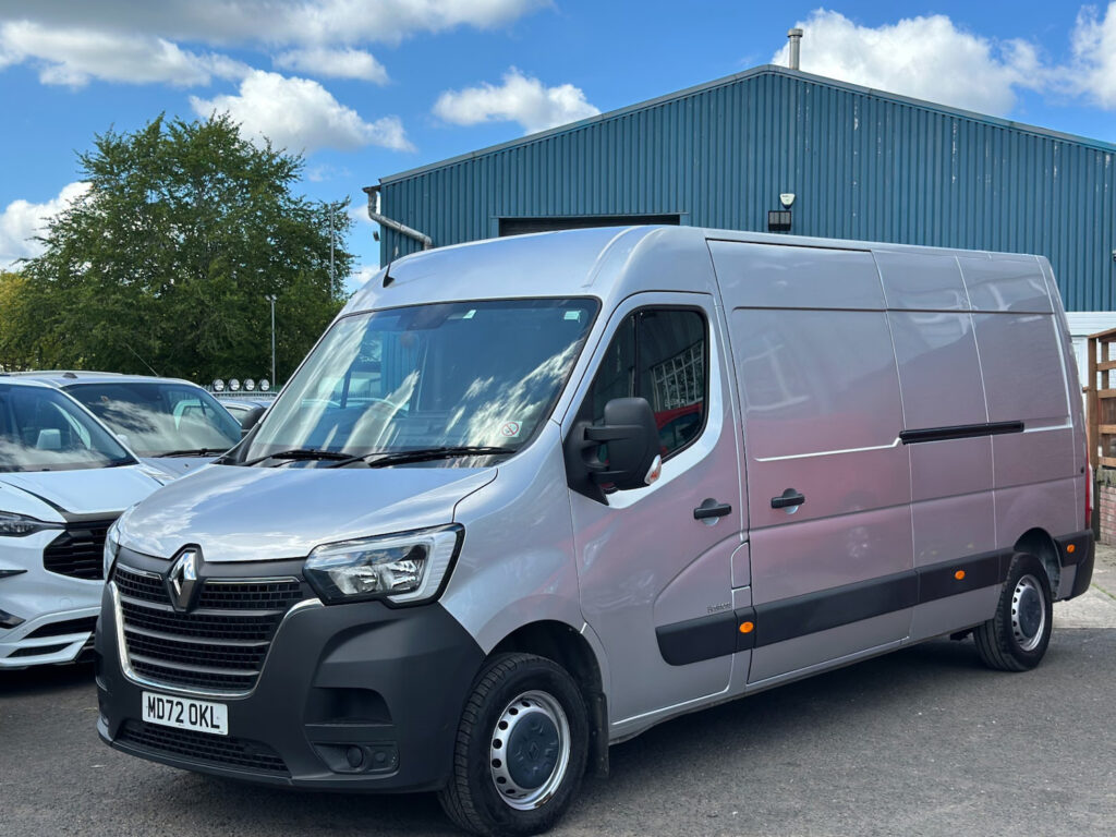2022 72 Renault Master 2.3 dCi 35 Business Panel Van 4dr FWD LWB Medium Roof