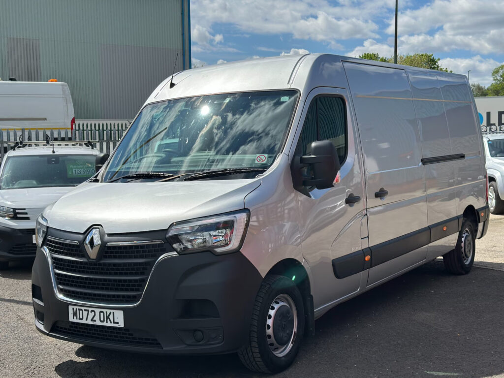 2022 72 Renault Master 2.3 dCi 35 Business Panel Van 4dr FWD LWB Medium Roof
