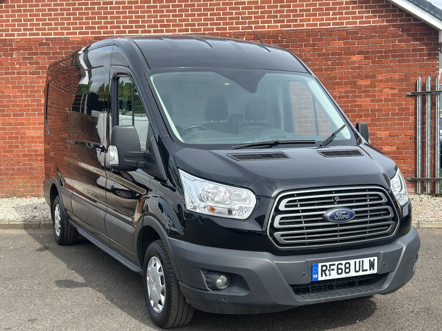 2019 2019 Ford Transit 2.0 310 EcoBlue FWD L3 H2 Euro 6 5dr *BLACK - HUGE SPEC*