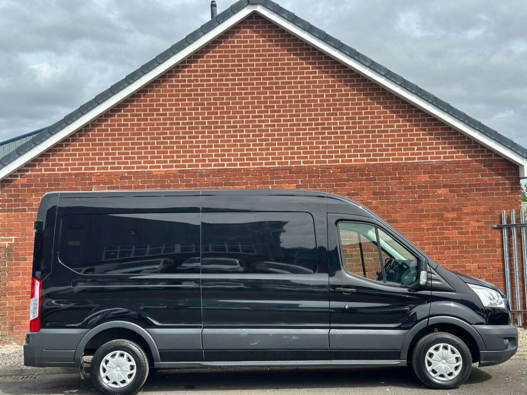 2019 2019 Ford Transit 2.0 310 EcoBlue FWD L3 H2 Euro 6 5dr *BLACK - HUGE SPEC*