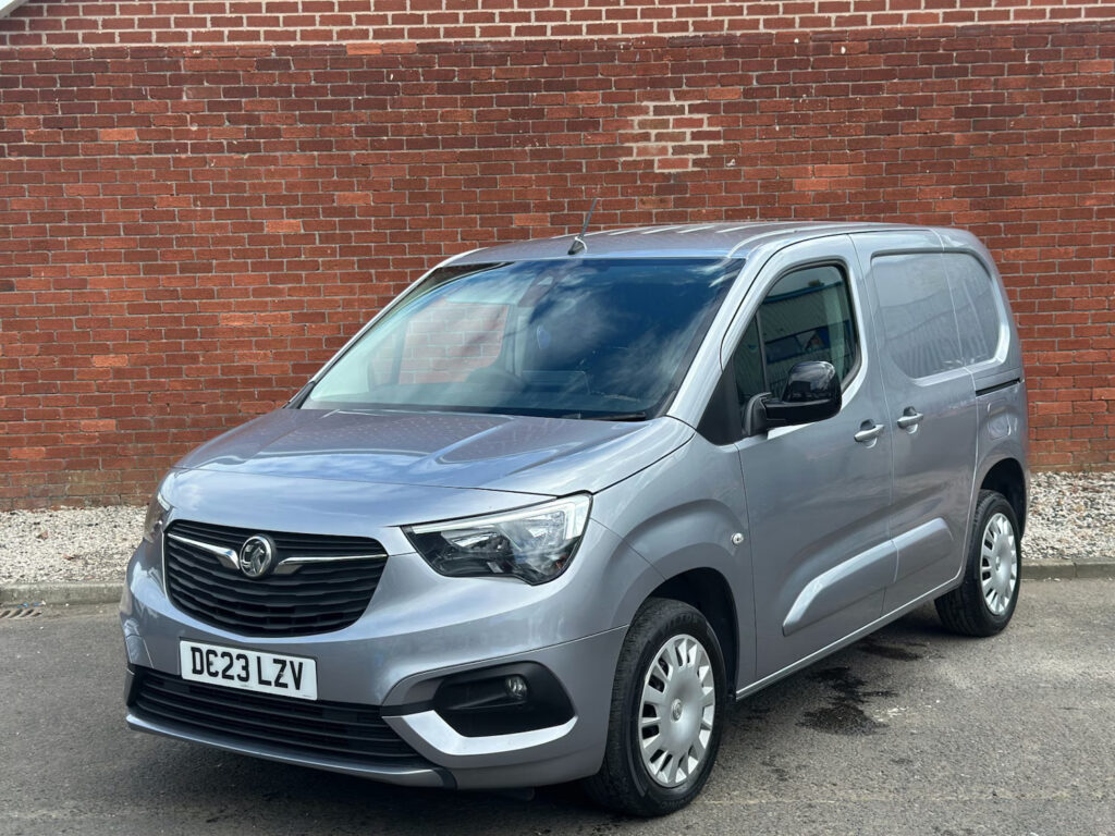 2023 Vauxhall Combo 1.5 Turbo D 2300 Pro L1 H1 Euro 6 5dr 3 SEATS *NO VAT*