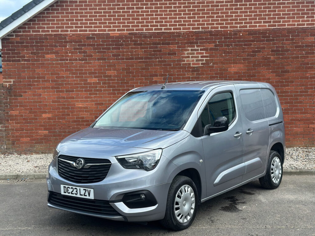 2023 Vauxhall Combo 1.5 Turbo D 2300 Pro L1 H1 Euro 6 5dr 3 SEATS *NO VAT*