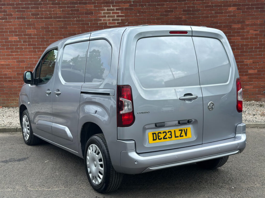2023 Vauxhall Combo 1.5 Turbo D 2300 Pro L1 H1 Euro 6 5dr 3 SEATS *NO VAT*