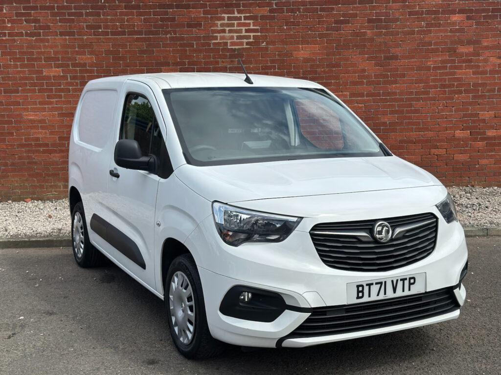 2021 71 Vauxhall Combo 1.5 Turbo D 2300 Sportive Panel Van 3 SEATS *NO VAT*