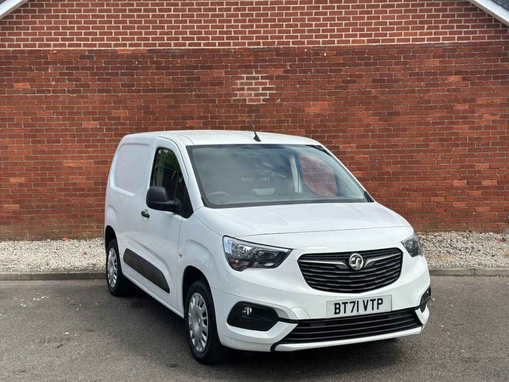 2021 71 Vauxhall Combo 1.5 Turbo D 2300 Sportive Panel Van 3 SEATS *NO VAT*