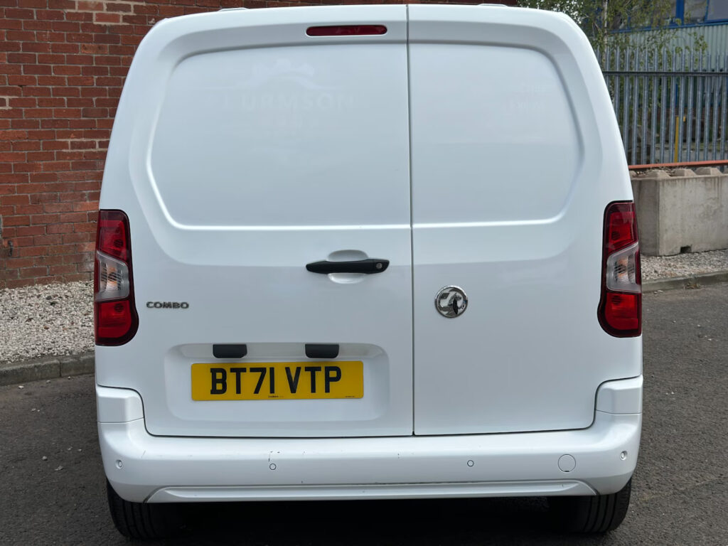 2021 71 Vauxhall Combo 1.5 Turbo D 2300 Sportive Panel Van 3 SEATS *NO VAT*