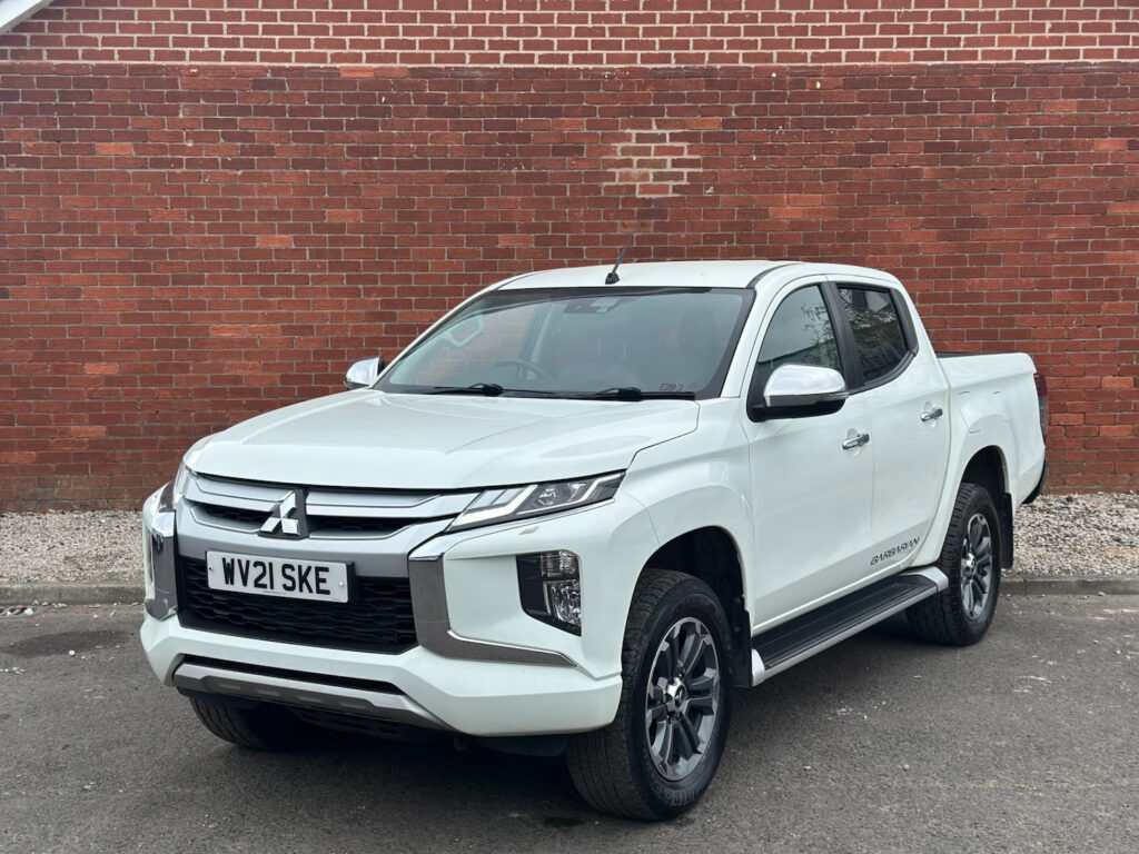 2021 Mitsubishi L200 2.2 DI-D DC Barbarian Pickup Double Cab Diesel Manual
