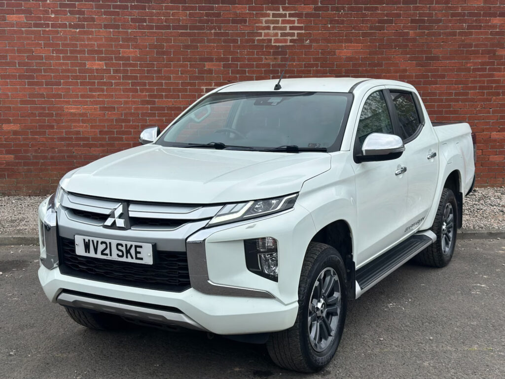 2021 Mitsubishi L200 2.2 DI-D DC Barbarian Pickup Double Cab Diesel Manual