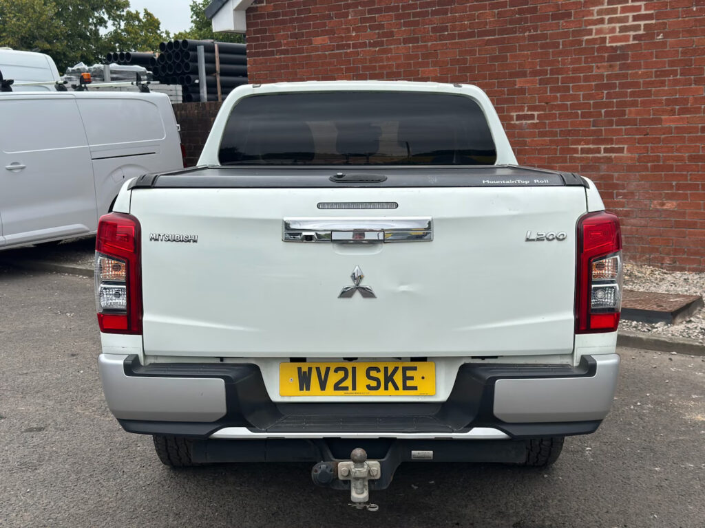 2021 Mitsubishi L200 2.2 DI-D DC Barbarian Pickup Double Cab Diesel Manual