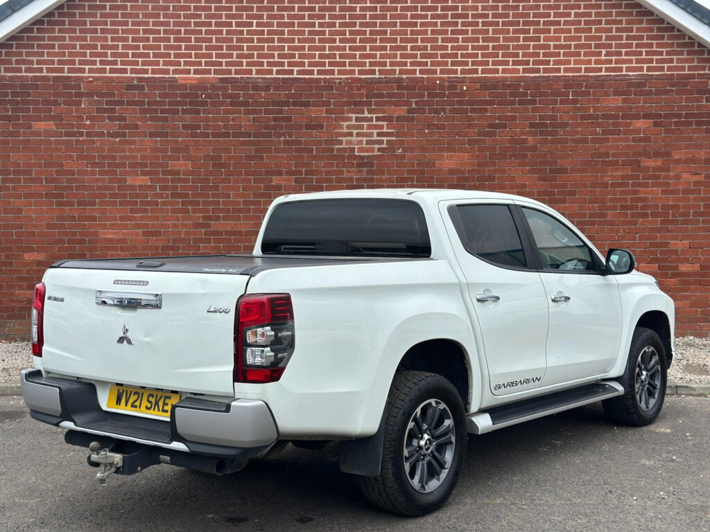 2021 Mitsubishi L200 2.2 DI-D DC Barbarian Pickup Double Cab Diesel Manual