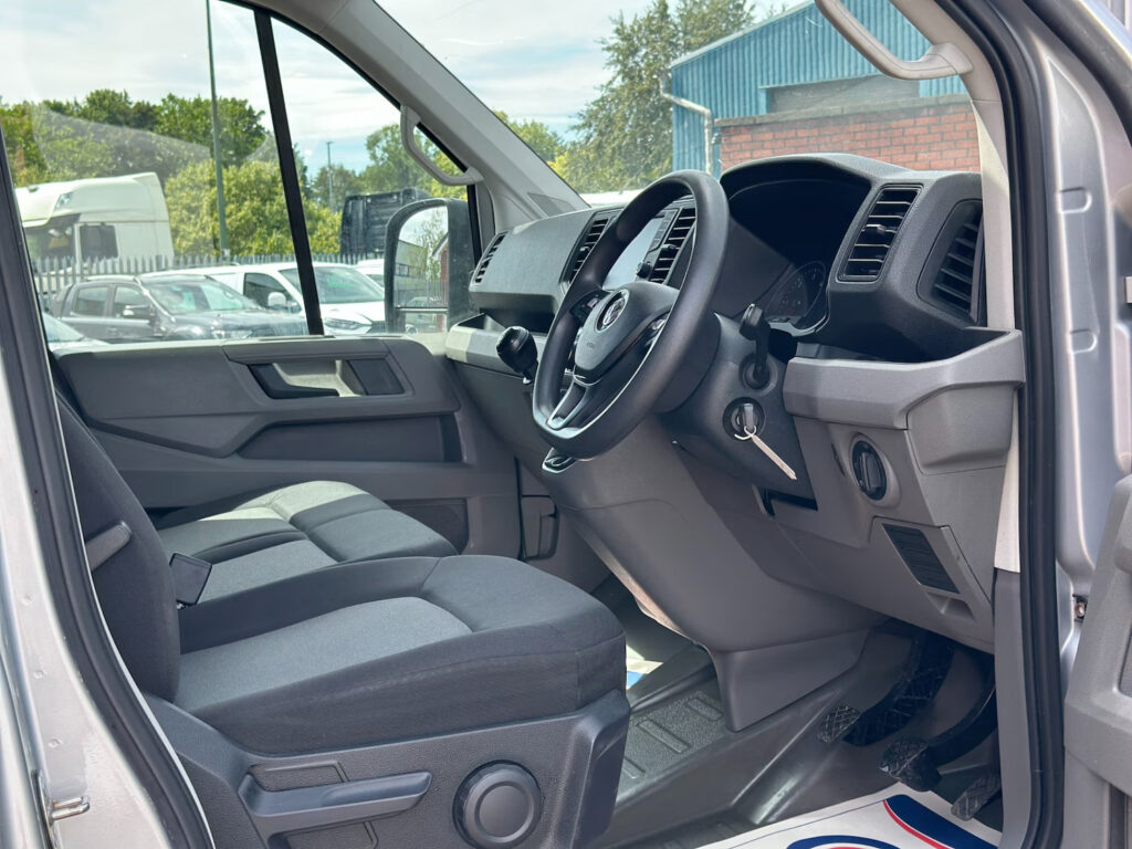 Volkswagen Crafter 2.0 TDI CR35 Trendline 177ps RWD LWB High Roof Euro 6 *SILVER