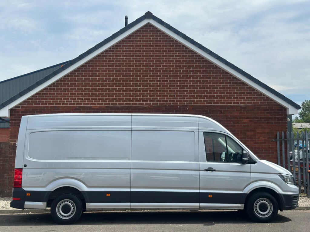 Volkswagen Crafter 2.0 TDI CR35 Trendline 177ps RWD LWB High Roof Euro 6 *SILVER
