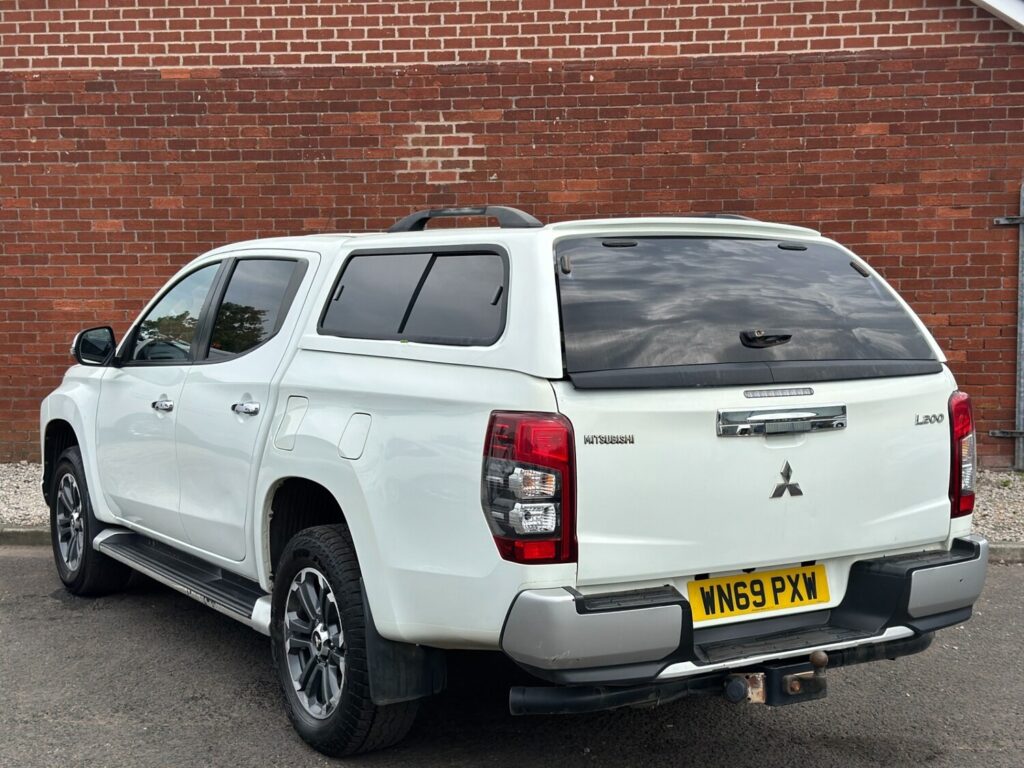 2019 69 Mitsubishi L200 2.2 DI-D DC Warrior Pickup Double Cab Auto 4WD Euro 6