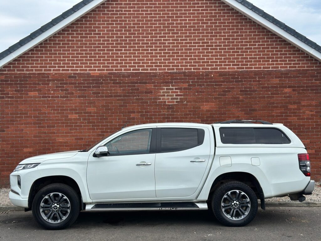 2019 69 Mitsubishi L200 2.2 DI-D DC Warrior Pickup Double Cab Auto 4WD Euro 6