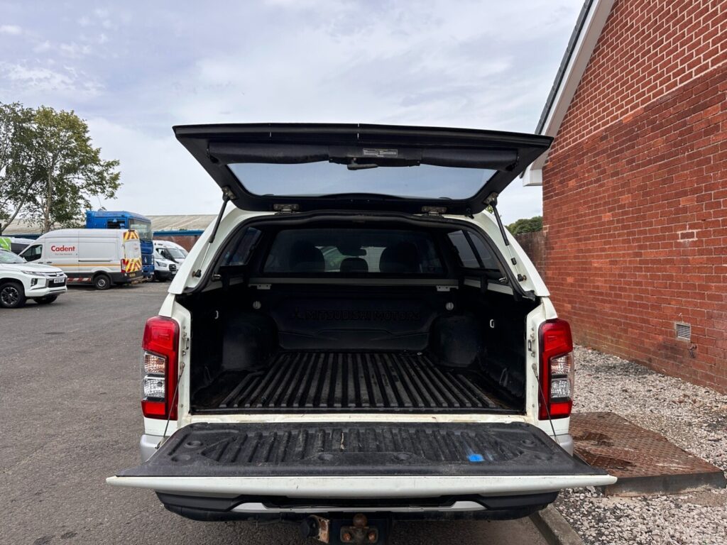 2019 69 Mitsubishi L200 2.2 DI-D DC Warrior Pickup Double Cab Auto 4WD Euro 6
