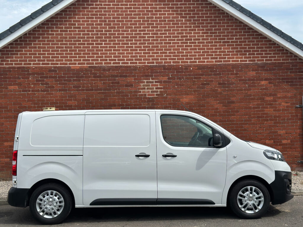 2021 71 Vauxhall Vivaro 1.5 Turbo D 2700 Dynamic Panel Van 6dr L1 H1 Euro