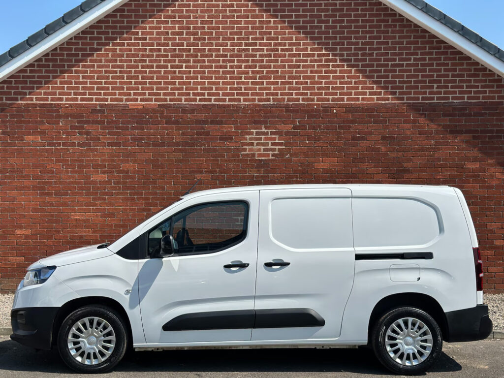 2022 72 Toyota PROACE CITY 1.5 BlueHDi Icon Long Panel Van LWB Euro 6 *3 SEATS*