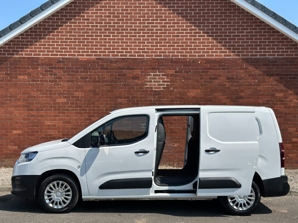 2022 72 Toyota PROACE CITY 1.5 BlueHDi Icon Long Panel Van LWB Euro 6 *3 SEATS*