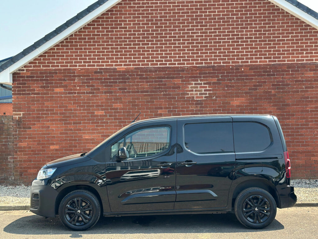 2023 2023 Citroen Berlingo 1.5 BlueHDi 1000 Driver Edition M SWB 3 SEATS *BLACK*