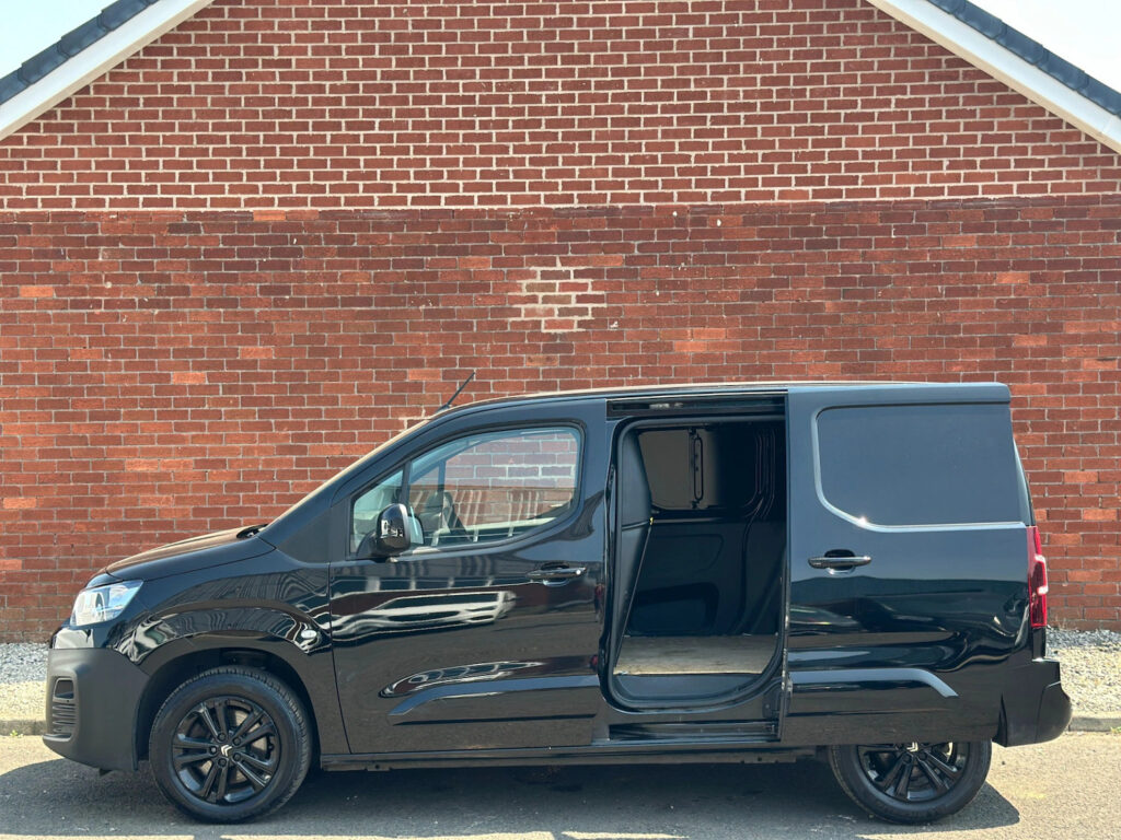 2023 2023 Citroen Berlingo 1.5 BlueHDi 1000 Driver Edition M SWB 3 SEATS *BLACK*