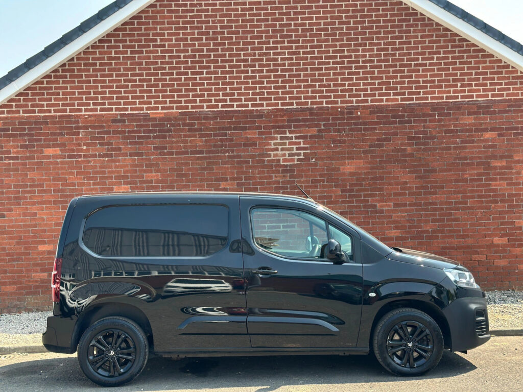 2023 2023 Citroen Berlingo 1.5 BlueHDi 1000 Driver Edition M SWB 3 SEATS *BLACK*