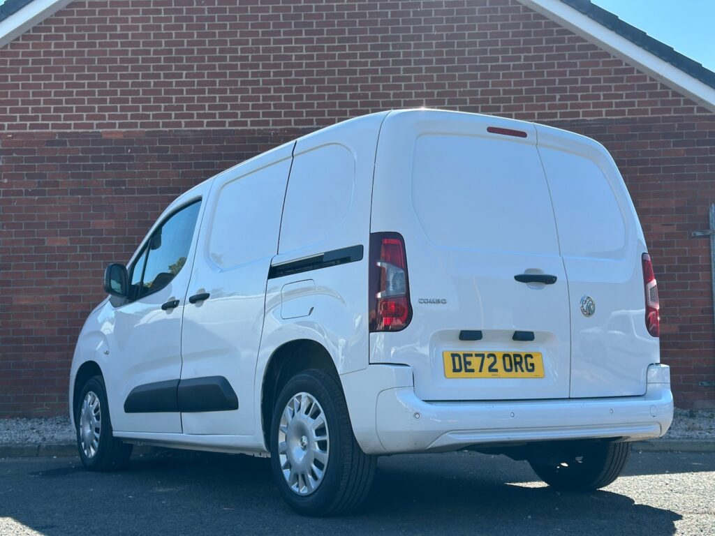 2022 72 Vauxhall Combo 1.5 Turbo D 2000 Sportive Panel Van 5dr Manual L1 *NO VAT