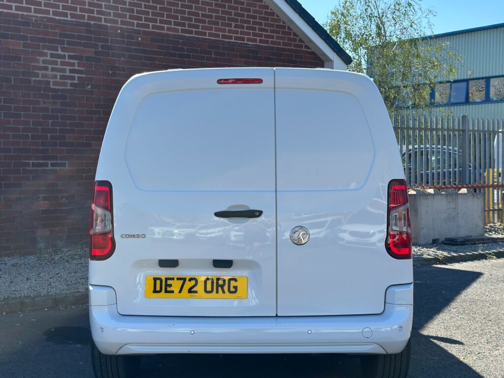 2022 72 Vauxhall Combo 1.5 Turbo D 2000 Sportive Panel Van 5dr Manual L1 *NO VAT