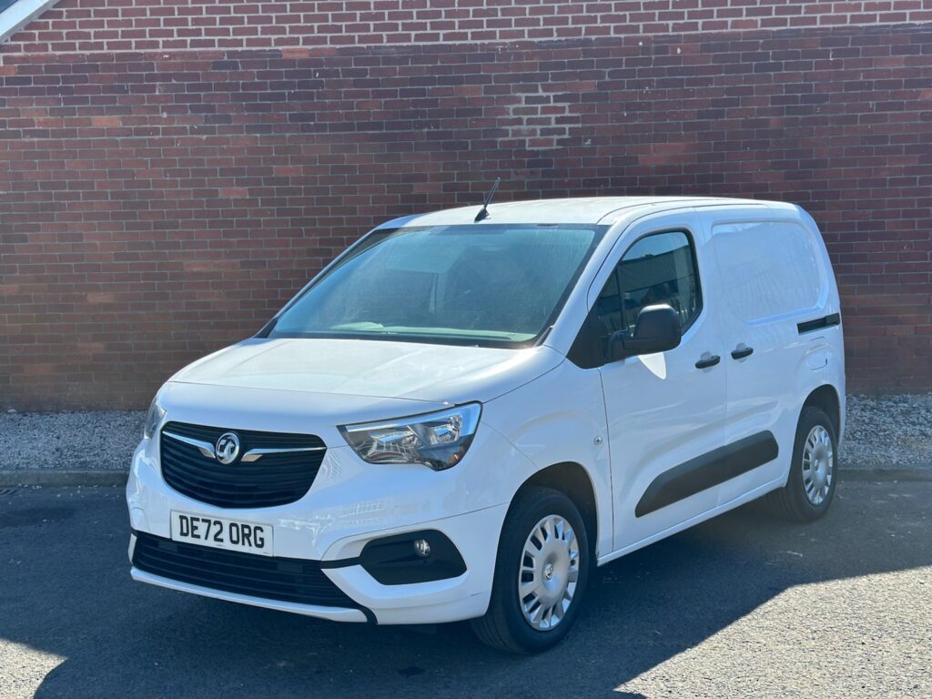 2022 72 Vauxhall Combo 1.5 Turbo D 2000 Sportive Panel Van 5dr Manual L1 *NO VAT