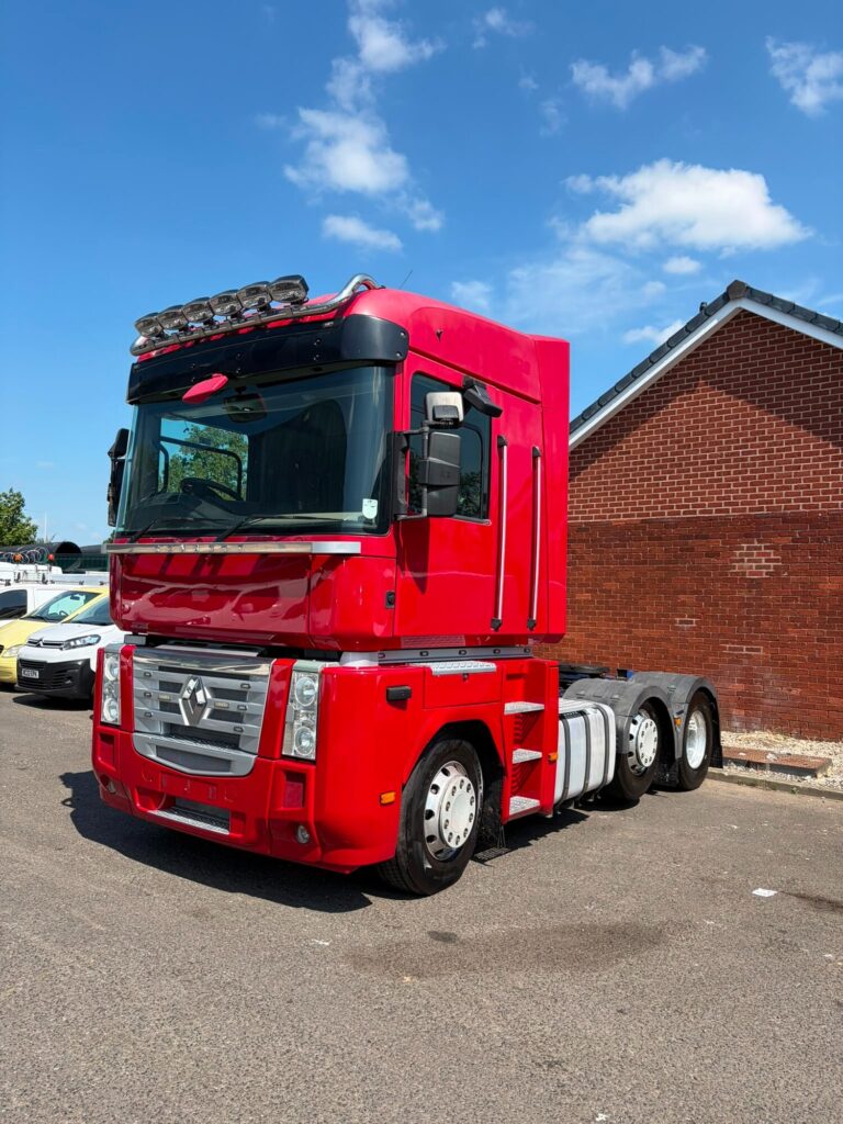 2012 RENAULT MAGNUM 520 6x2 TRACTOR UNIT RED