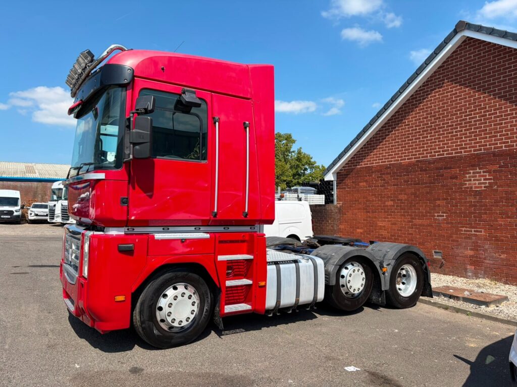 2012 RENAULT MAGNUM 520 6x2 TRACTOR UNIT RED