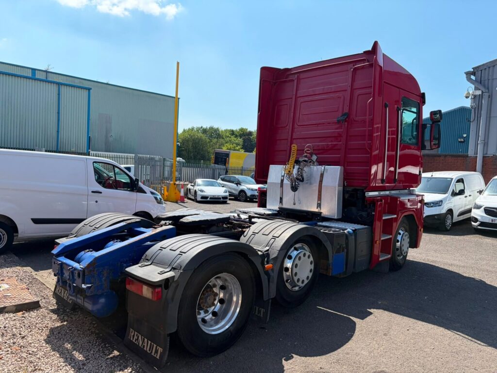 2012 RENAULT MAGNUM 520 6x2 TRACTOR UNIT RED