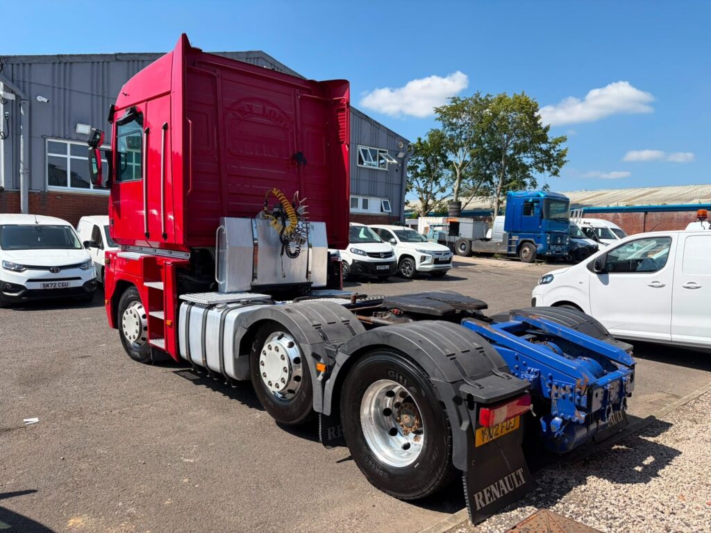 2012 RENAULT MAGNUM 520 6x2 TRACTOR UNIT RED