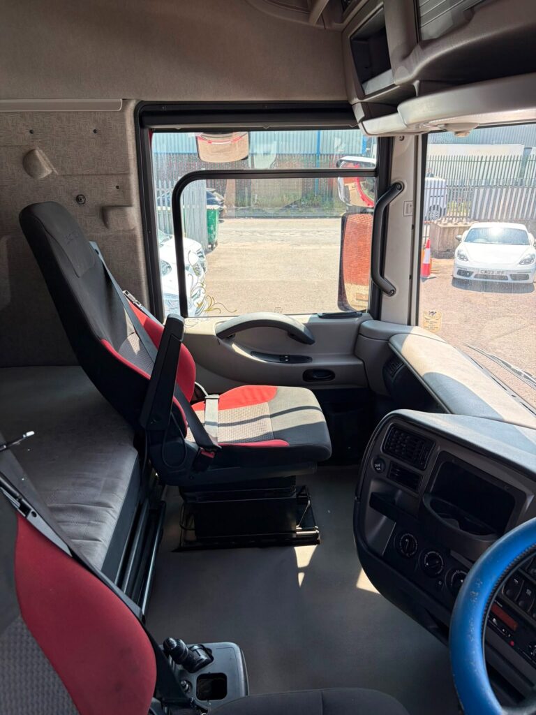 2012 RENAULT MAGNUM 520 6x2 TRACTOR UNIT RED