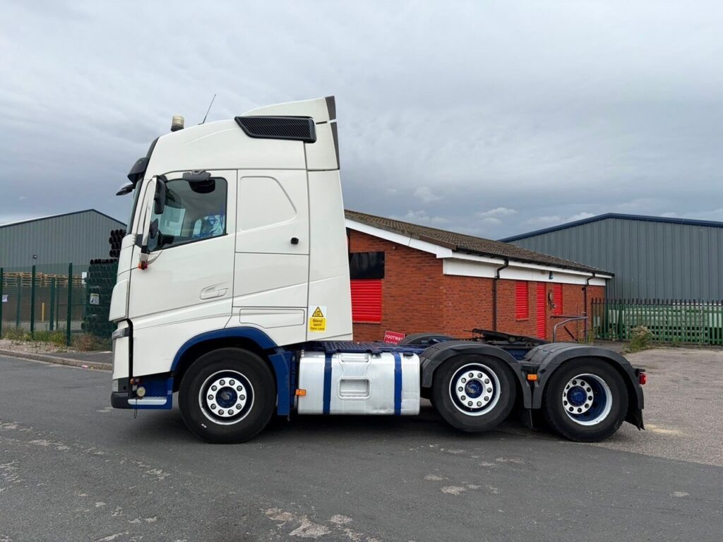 2017 VOLVO FH500 6X2