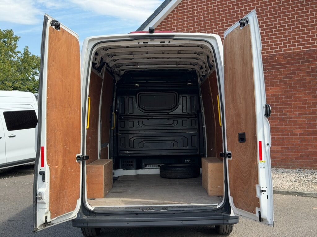 2021 Volkswagen Crafter 2.0 TDI CR35 Trendline Panel Van Manual FWD MWB *NO VAT*
