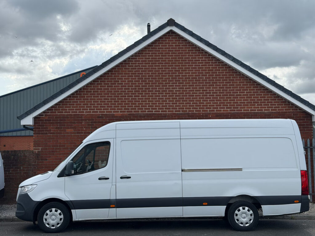 2020 70 Mercedes-Benz Sprinter 2.0 317 CDI Premium G-Tronic RWD L3 H2 +VAT